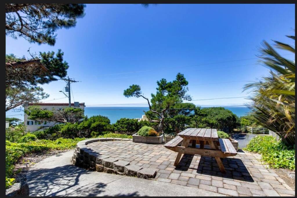Condo By The Sea リンカーン・シティー エクステリア 写真